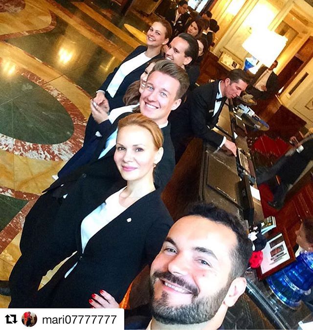 Charming young associates of the @ImperialVienna awaiting the arrival of the legend himself, Mr. Marriott. cc:@marriottintl  @mari07777777