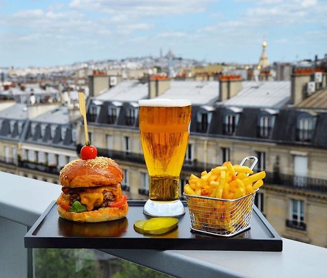 Happy #Fryday! Was your work week successful enough to you deserve this delicious meal?    @renaissanceparisarcdetriomphe