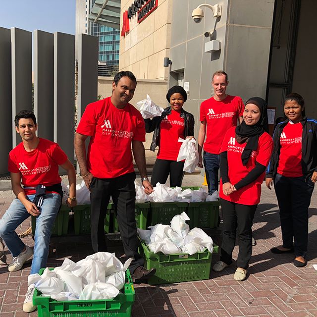 The gift of giving is much more rewarding than receiving. Just ask @marriottmarquisdoha associates who recently stopped by the Metro project to deliver lunch to the hardworking construction team as a gesture of appreciation for their efforts. How are you giving back this holiday season?