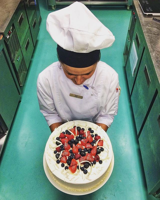 What’s it take to be a #PastryChef? Hard work and practice to fine-tune your craft. Oh, and a lot of creativity. Have what it takes? @ow_bonny
